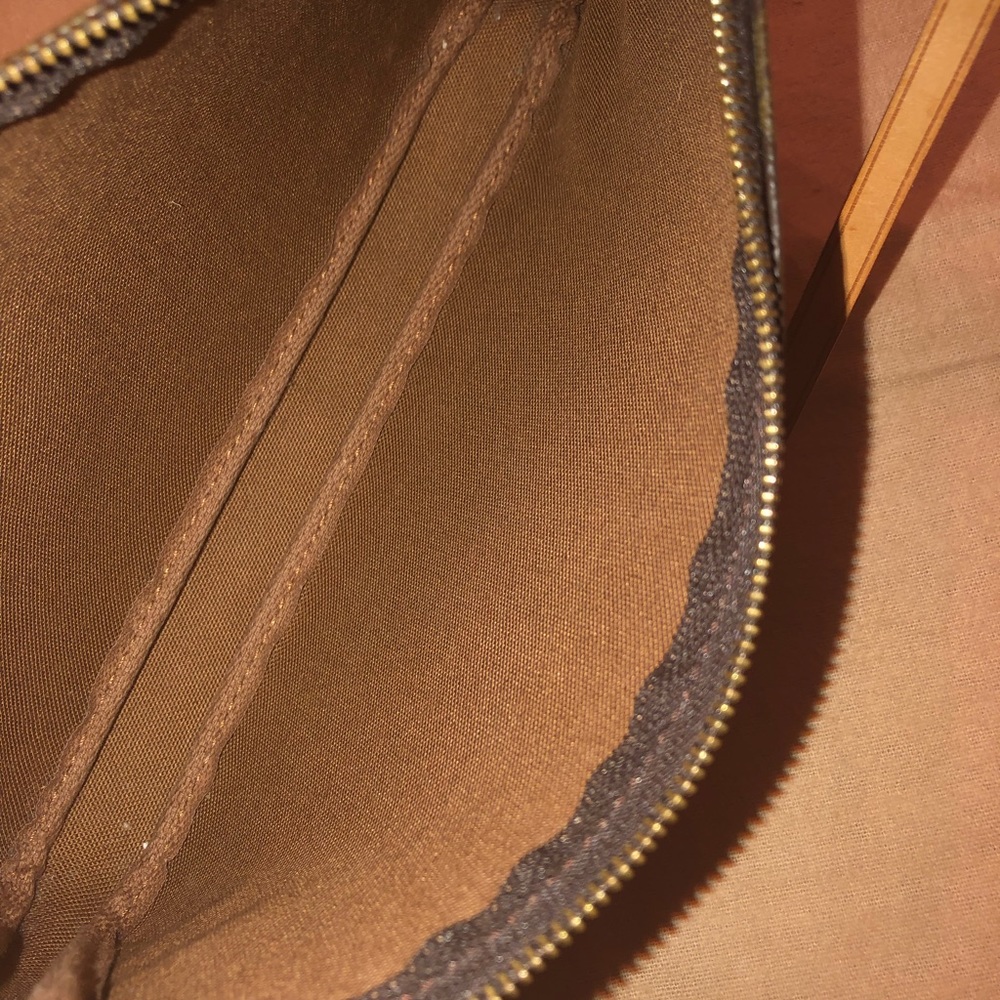 Louis Vuitton 100% authentic β€οΈβ€οΈ - Picture 5 of 6